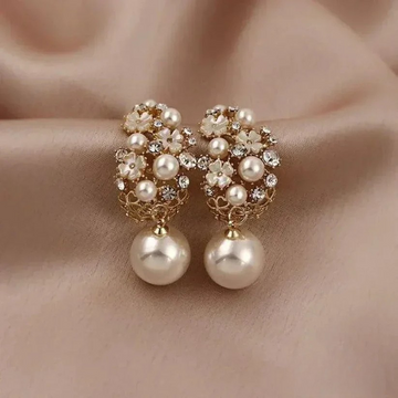 Soraya™ | Elegant Flower Pearl Earrings