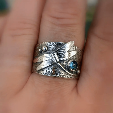 Clara™ | Women’s Vintage Blue Crystal Dragonfly Ring